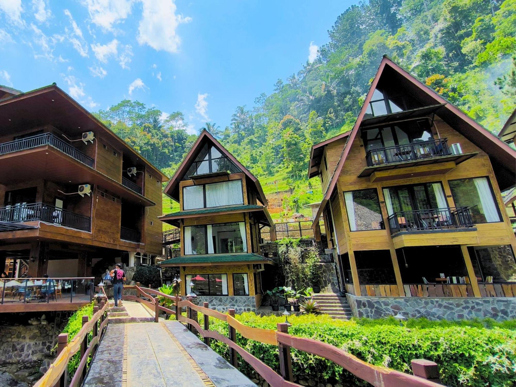 Bayan Village Distrikt Baturaden Exterior foto
