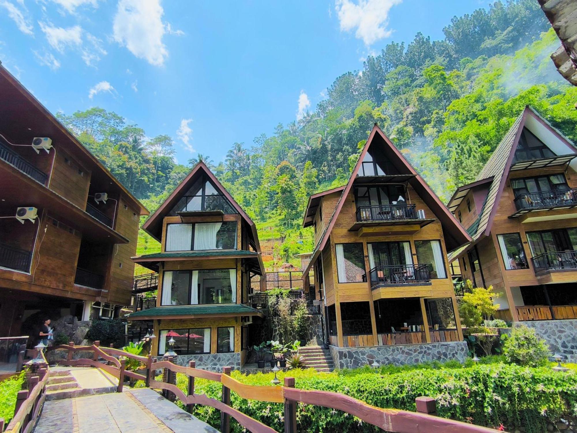 Bayan Village Distrikt Baturaden Exterior foto